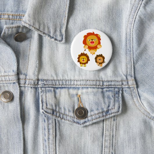 'Komend!' Drie Cute Cartoon Lions Button Badge (In situ)