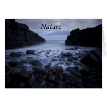 Kommen en Rocks langs de Ocean Shoreline