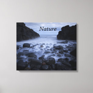 Kommen en Rocks langs het Ocean Shoreline Canvas