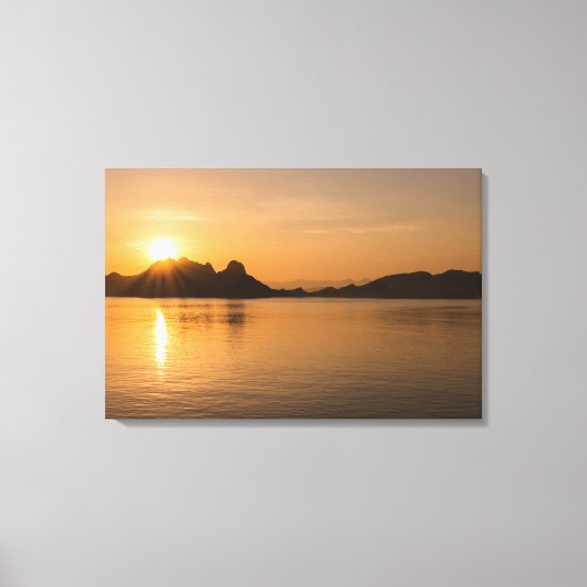 Komodo-eiland bij zonsondergang canvas afdruk (Voorkant)
