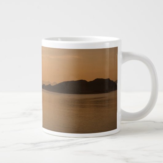 Komodo-eiland op Sunset Grote Koffiekop (Rechts)