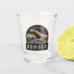 Komodo Nationaal Park Indonesië Vintage Shot Glas<br><div class="desc">Komodo vectorkunstwerk ontwerp. Het park is een nationaal park in Indonesië dat gelegen is op de eilanden van de Lesser Sunda in het grensgebied tussen de provincies Oost-Nusa Tenggara en West-Nusa Tenggara.</div>