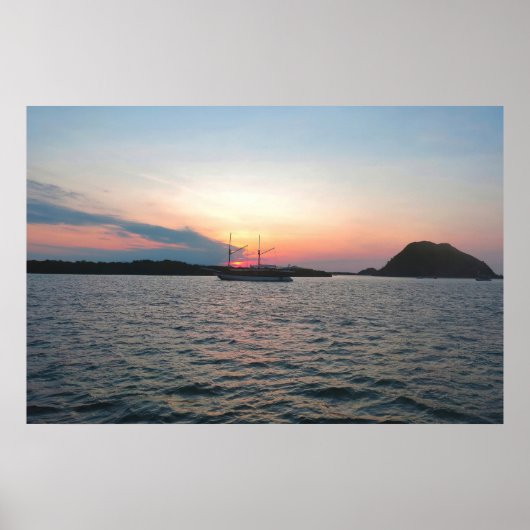 Komodo Ship en Sunset Poster (Voorkant)
