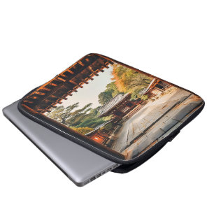 Komorebi - De Zonovergoten Tempel Laptop Sleeve