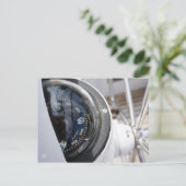 Kompas dat de richting geeft aan een avontuur. briefkaart (Staand voorkant)