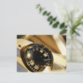 Kompas helpt navigeren en koer behouden.  briefkaart (Staand voorkant)