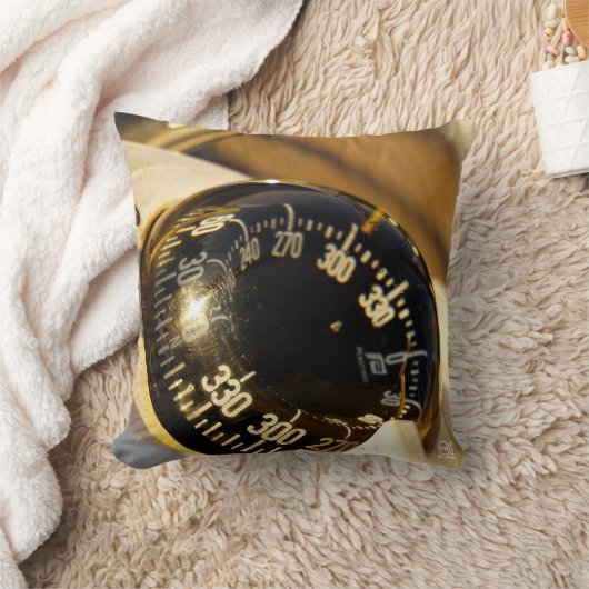 Kompas helpt navigeren en koer behouden.  kussen (Deken)