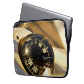 Kompas helpt navigeren en koer behouden.  laptop sleeve (Voorkant Links)