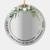 Kone greenery new weds 1st kerstfoto keramisch ornament (Achterkant)
