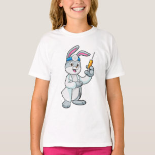 Konijn als arts bij vaccinatie met spuit t-shirt