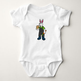 Konijn als boer met wortel en Pet Romper