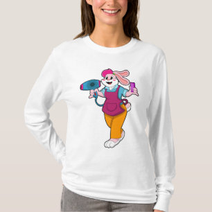 Konijn als haarser met haardroger en comb t-shirt