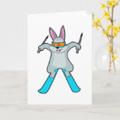 Konijn als skiër met ski kaart (Gele Bloem)