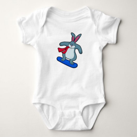 Konijn als snowboarder met snowboard & sjaal romper (Voorkant)