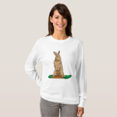 Konijn als Snowboarder met Snowboard T-shirt (Voorkant volledig)