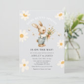 Konijn Daisy Floral Een konijn is onderweg Kaart (Staand voorkant)