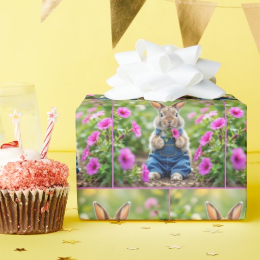 Konijn eet roze petunia bloemen cadeaupapier (Verjaardagsfeest)