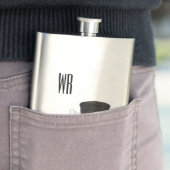 Konijn in baret met monogram heupfles (Voorbeeld)