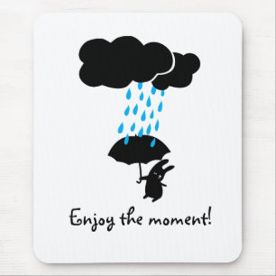 Konijn in de regen muismat