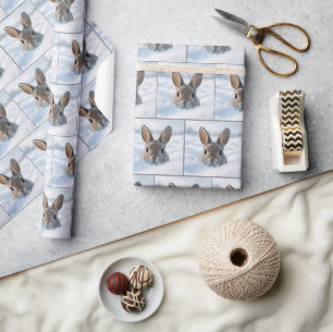 Konijn in een diepe sneeuwbank cadeaupapier