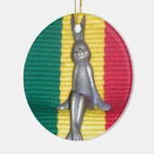 Konijn in Rasta kleuren: een vleugje Groovy Keramisch Ornament (Links)