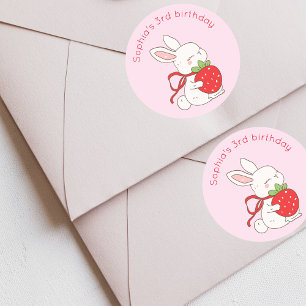 Konijn met aardbei verjaardag ronde sticker