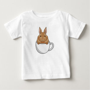 Konijn met beker koffie