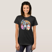 konijn met een hip-krap t-shirt (Voorkant volledig)