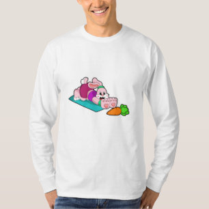 Konijn met wortel bij Yoga op Yoga mat T-shirt