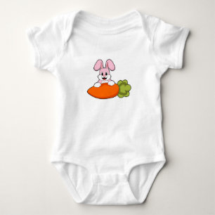 Konijn met wortel romper