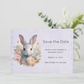 Konijn omringd door pastelbloemen Cute Save The Date (Staand voorkant)
