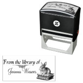 Konijn op boeken Aangepaste zelfinkend stempel (In situ)