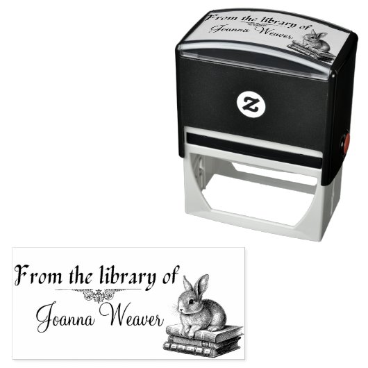 Konijn op boeken Aangepaste zelfinkend stempel (In situ)