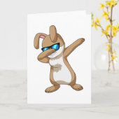 Konijn op Hip Hop Dans Dab Kaart (Gele Bloem)