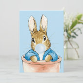 Konijn Peter blaast een blauwe kauwgom bubbel Bedankkaart (Staand voorkant)