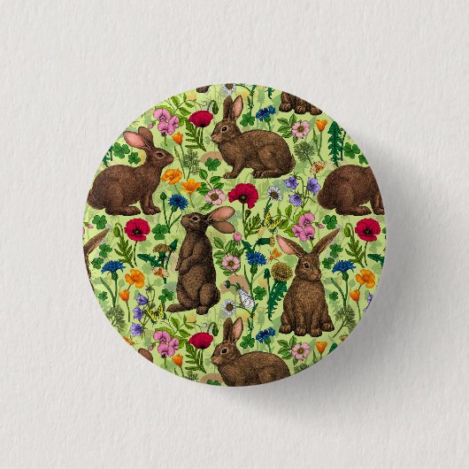 Konijnen en wilde bloemen op honingdauw groen ronde button 3,2 cm (Voorkant)