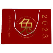 Konijnenjaar 2023 Goud reliëf Symbool L Gift B Groot Cadeauzakje (Voorkant)