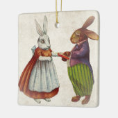  konijnenpaar in Victoriaans kleding Keramisch Ornament (Links)