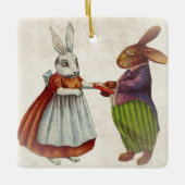  konijnenpaar in Victoriaans kleding Keramisch Ornament (Voorkant)