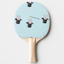 Konijntje in een pet met toverstaf blauw tafeltennisbatje