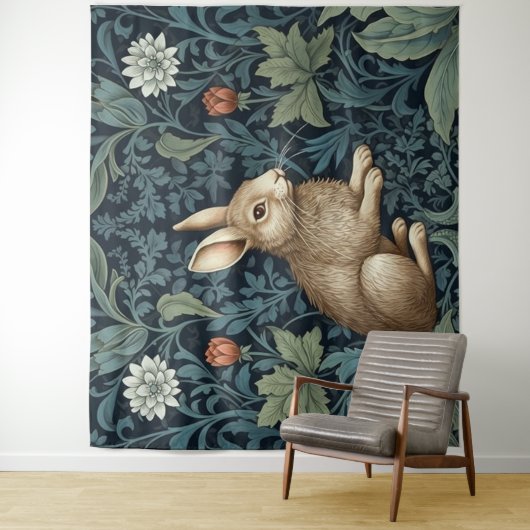 Konijntje in het bos art nouveau wandkleed (In situ)