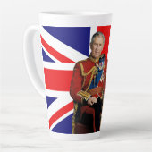 Koning Charles III met Britse vlag Latte Mok (Linkerhoek)