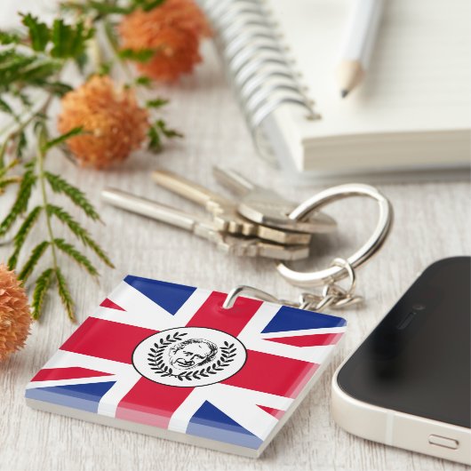 Koning Charles III over de vlag van de Britse vlag Sleutelhanger (Voorkant Rechts)