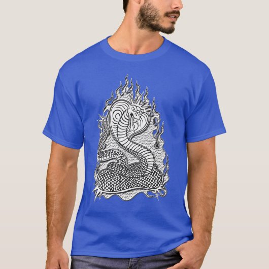 Koning Cobra in brand T-shirt (Voorkant)