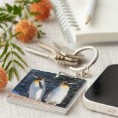 Koning Penguin Paar Tegen Winter Achtergrond Sleutelhanger (Voorkant Rechts)