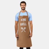 Koning van de Grill Grappig Lichtbruin Grillen Schort (Gedragen)