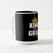 Koning van grillkok | cadeau voor grillen en bq-li tweekleurige koffiemok (Voorkant links)
