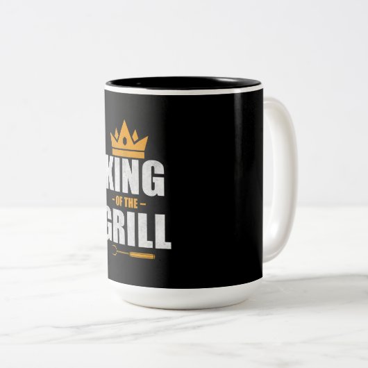 Koning van grillkok | cadeau voor grillen en bq-li tweekleurige koffiemok (Voorkant rechts)