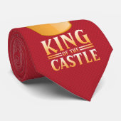 Koning van het rode stropdas van het kasteel (Opgerold)