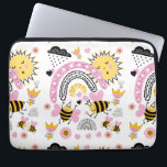 Koningin BEES Cute BFF, Baby Girl, Girly Gifts Pin Laptop Sleeve<br><div class="desc">We zijn verbaasd over deze super schattige Save the Bee gifts, decorative items en accessoires. De gebieden van de sjabloon van de tekst staan u toe om uw toe te voegen sparen de bijen slogan, citaat, grappige, vriendschappelijke, bewustmakingszin. Wat kan je dag meer ophelderen dan dit? Alle cadeautjes in de...</div>